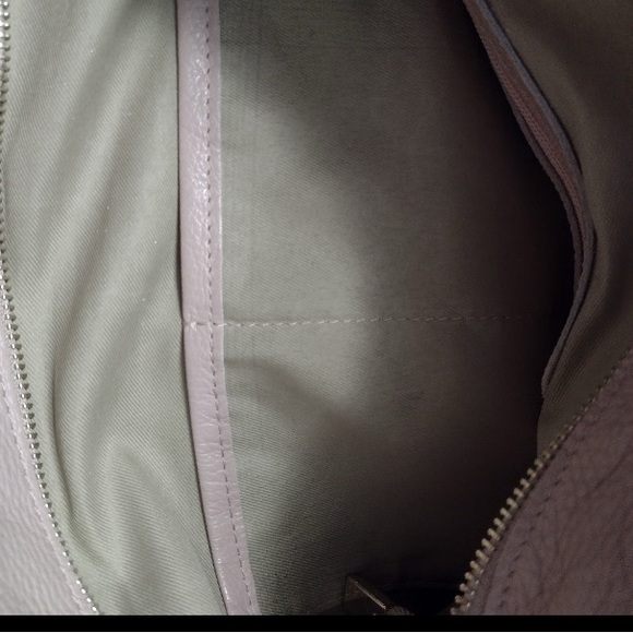 L CREDI pale pink pebbled leather shoulder bag convertible to backpack - Picture 7 of 8